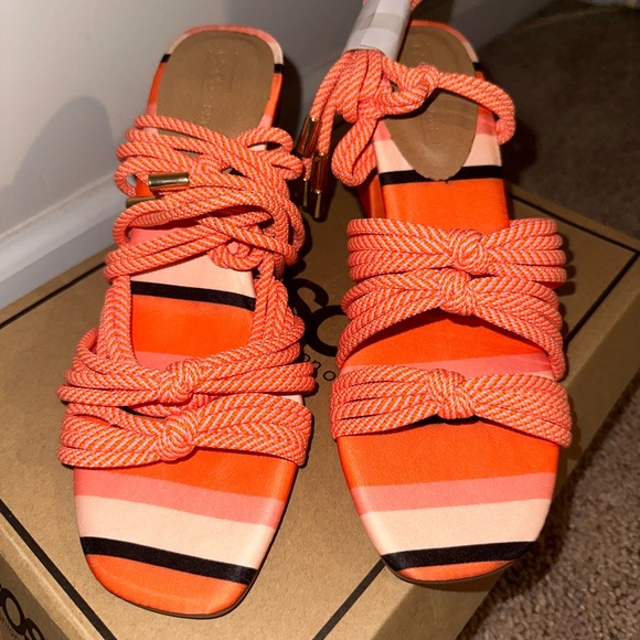 Strap up heels - Picture 3 of 6